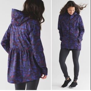 Lululemon Camo Blue Black Rain For Daze Jacket Size 4
